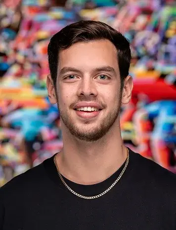 freddie-baruch-headshot-tall