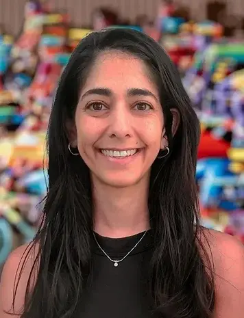 smardar-levin-headshot-tall